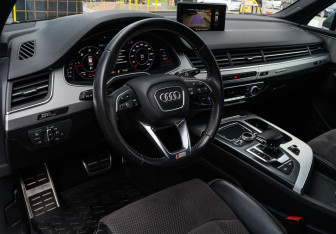 Подержанный автомобиль Audi Q7 2017 года (14 фото)