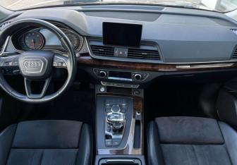 Подержанный автомобиль Audi Q5 2017 года (12 фото)