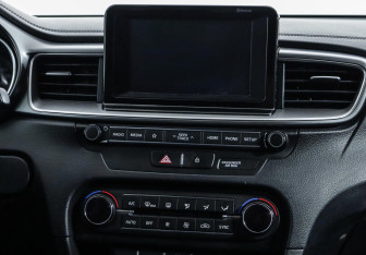 Подержанный автомобиль Kia Ceed Hatchback 2019 года (8 фото)