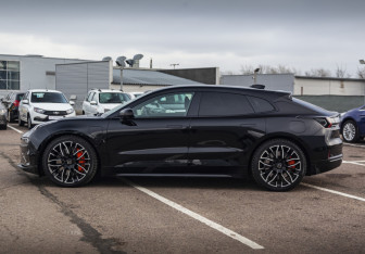 Подержанный автомобиль Zeekr 001 2023 года (8 фото)