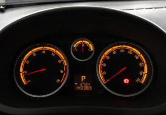 Подержанный автомобиль Opel Corsa 2011 года (11 фото)