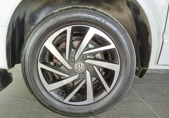 Подержанный автомобиль Volkswagen Caravelle 2020 года (16 фото)