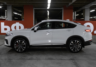 Подержанный автомобиль Geely Tugella 2021 года (8 фото)