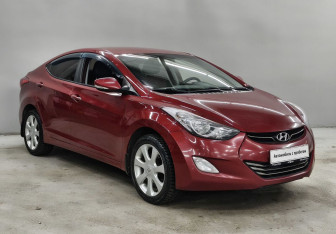 Подержанный автомобиль Hyundai Elantra Sedan 2011 года (3 фото)