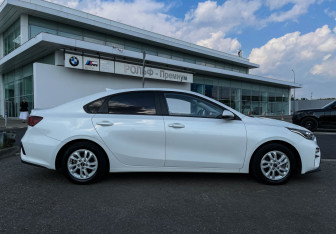 Подержанный автомобиль Kia K3 Sedan 2019 года (4 фото)
