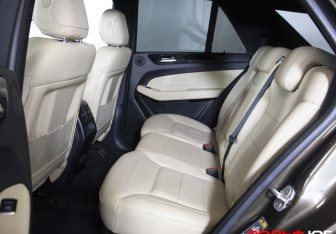 Подержанный автомобиль Mercedes-Benz GLE 2015 года (10 фото)