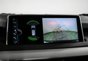 Подержанный автомобиль BMW X5 2017 года (20 фото)