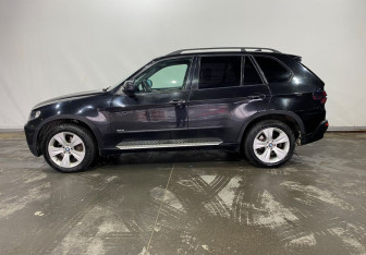 Подержанный автомобиль BMW X5 2007 года (4 фото)