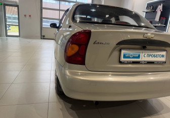 Подержанный автомобиль Chevrolet Lanos 2008 года (7 фото)