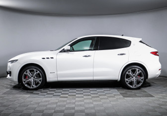 Подержанный автомобиль Maserati Levante 2018 года (8 фото)