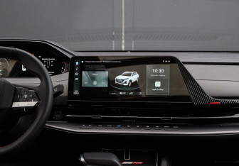 Подержанный автомобиль Changan UNI-S 2024 года (12 фото)