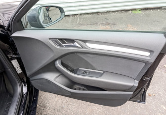 Подержанный автомобиль Audi A3 Sedan 2014 года (23 фото)