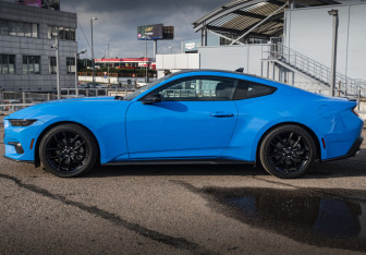 Подержанный автомобиль Ford Mustang Coupe 2023 года (10 фото)