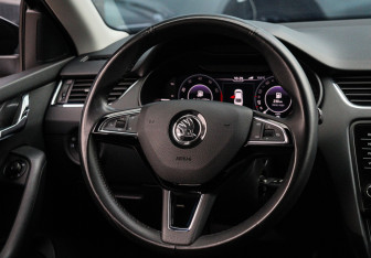 Подержанный автомобиль Skoda Octavia Liftback 2020 года (11 фото)