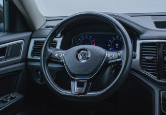 Подержанный автомобиль Volkswagen Teramont 2018 года (16 фото)
