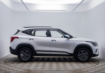 Подержанный автомобиль Kia Seltos 2024 года (4 фото)
