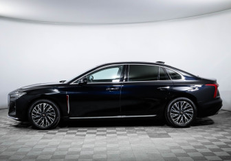 Подержанный автомобиль Hongqi H5 2023 года (8 фото)