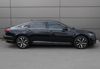 Подержанный автомобиль Volkswagen Passat Sedan 2021 года (4 фото)
