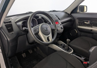 Подержанный автомобиль Kia Soul 2012 года (15 фото)