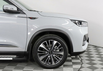 Подержанный автомобиль Chery Tiggo 8 Pro Max 2023 года (5 фото)