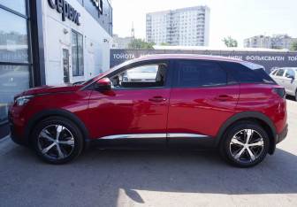 Подержанный автомобиль Peugeot 3008 2018 года (8 фото)