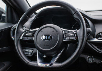 Подержанный автомобиль Kia Cerato Sedan 2019 года (15 фото)