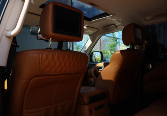Подержанный автомобиль Infiniti QX80 2020 года (11 фото)