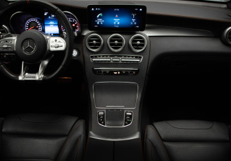 Подержанный автомобиль Mercedes-Benz GLC AMG 2021 года (21 фото)