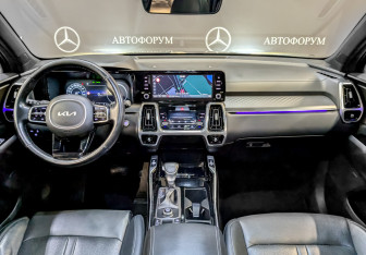 Подержанный автомобиль Kia Sorento 2022 года (14 фото)