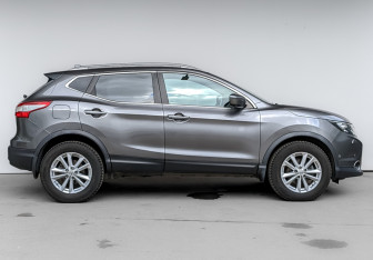 Подержанный автомобиль Nissan Qashqai 2017 года (4 фото)