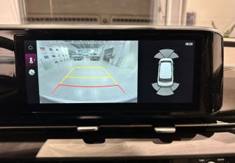 Подержанный автомобиль Kia Carnival 2021 года (18 фото)