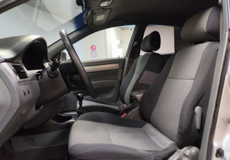 Подержанный автомобиль Chevrolet Lacetti Sedan 2008 года (10 фото)