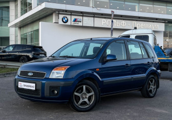 Подержанный автомобиль Ford Fusion 2008 года (7 фото)