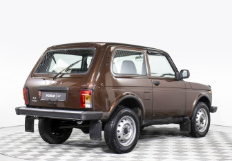 Подержанный автомобиль LADA (ВАЗ) 2121 (4x4) 2018 года (5 фото)