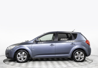 Подержанный автомобиль Kia Ceed Hatchback 2008 года (8 фото)