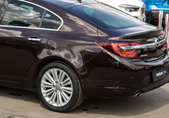 Подержанный автомобиль Opel Insignia Sedan 2014 года (24 фото)