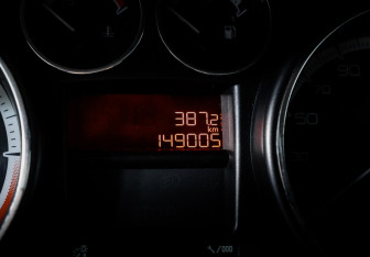 Подержанный автомобиль Peugeot 308 Hatchback 2010 года (11 фото)