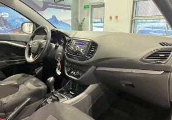 Подержанный автомобиль LADA (ВАЗ) Vesta Sedan 2017 года (12 фото)