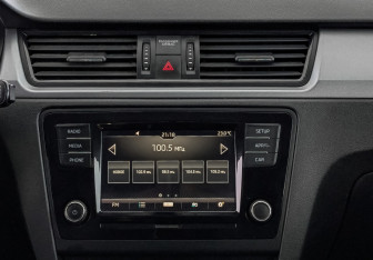 Подержанный автомобиль Skoda Rapid Liftback 2019 года (17 фото)