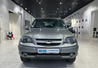 Подержанный автомобиль Chevrolet Niva 2018 года (2 фото)