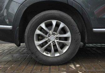 Подержанный автомобиль Hyundai Santa Fe 2018 года (14 фото)