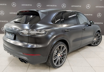 Подержанный автомобиль Porsche Cayenne 2020 года (5 фото)