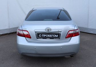 Подержанный автомобиль Toyota Camry Sedan 2008 года (5 фото)