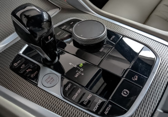 Подержанный автомобиль BMW X6 2021 года (27 фото)