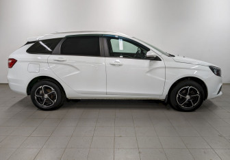 Подержанный автомобиль LADA (ВАЗ) Vesta Wagon 2021 года (4 фото)