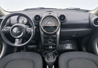 Подержанный автомобиль MINI Countryman 2012 года (12 фото)