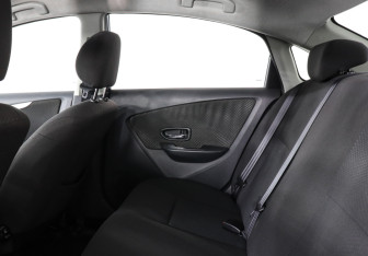 Подержанный автомобиль Nissan Almera Sedan 2013 года (8 фото)