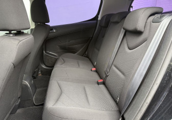 Подержанный автомобиль Peugeot 308 Hatchback 2010 года (11 фото)