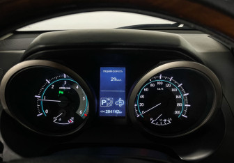 Подержанный автомобиль Toyota Land Cruiser Prado 2012 года (11 фото)