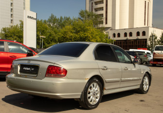Подержанный автомобиль Hyundai Sonata 2007 года (4 фото)